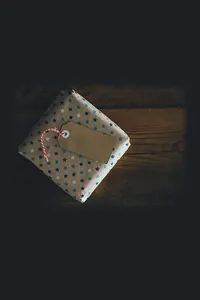 Bej Yıldızlı Kraft Hediye Paketi