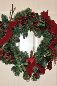 Kırmızı Kurdeleli Noel Çelengi