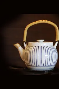 Lacivert Çizgili Seramik Demlik